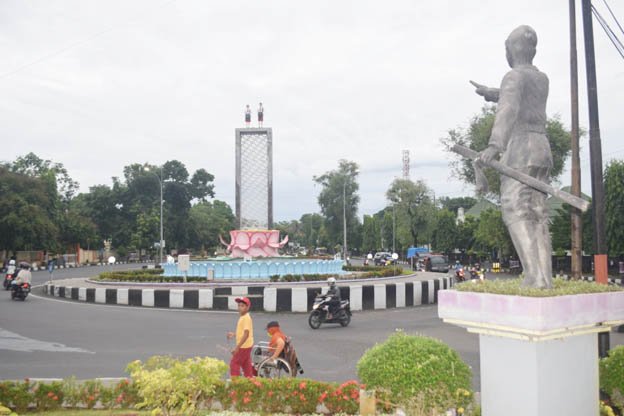 POLEMIK. Renovasi Monumen Perjuangan Tentara Pelajar yang memindah dan mengganti lambang Garuda dengan patung SD menuai polemik serta penolakan dari berbagai pihak.