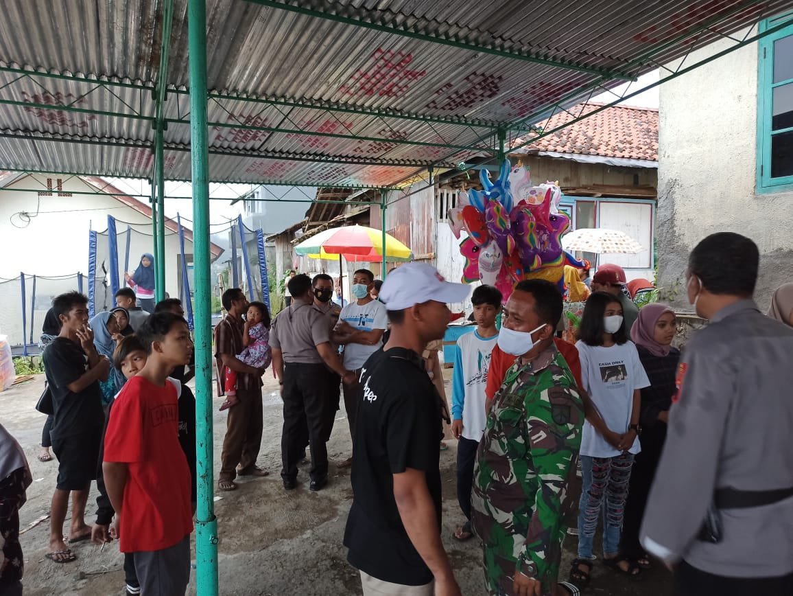 BUBARKAN. Satgas Covid 19 Kecamatan Watumalang membubarkan pentas kesenian lengger dan orgen tunggal.