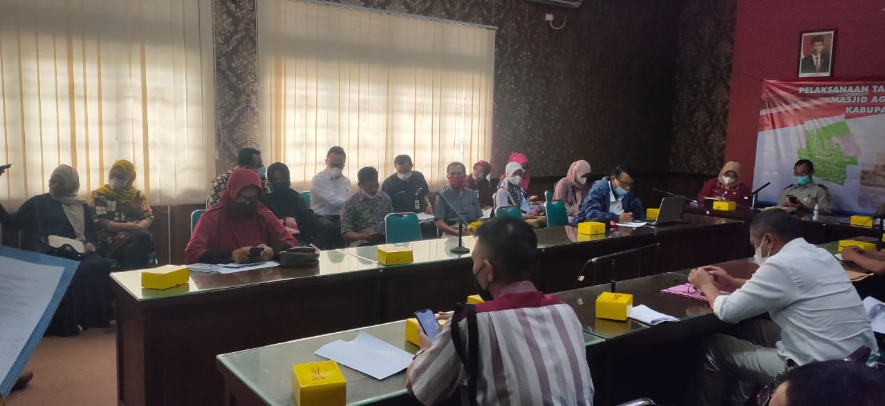 SOSIALISASI. Tahapan Pembangunan Masjid Agung Jawa Tengah (MAJT) dalam kegiatan sosialisasi pengadaaan lahan, bertempat di Ruang Rapat Melati DPUPR Kabupaten Magelang.