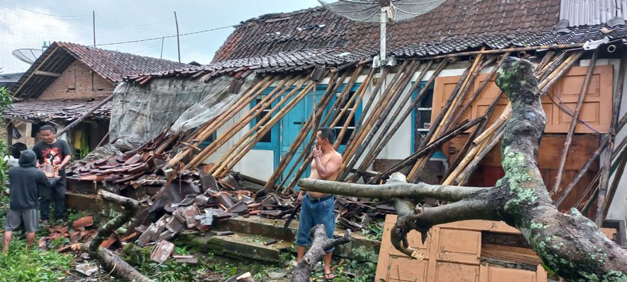 Rumah warga terdampak bencana di di Dusun Geger I, Desa Girirejo, Kecamatan Tegalrejo Kabupaten Magelang, Senin (8/11/2021).