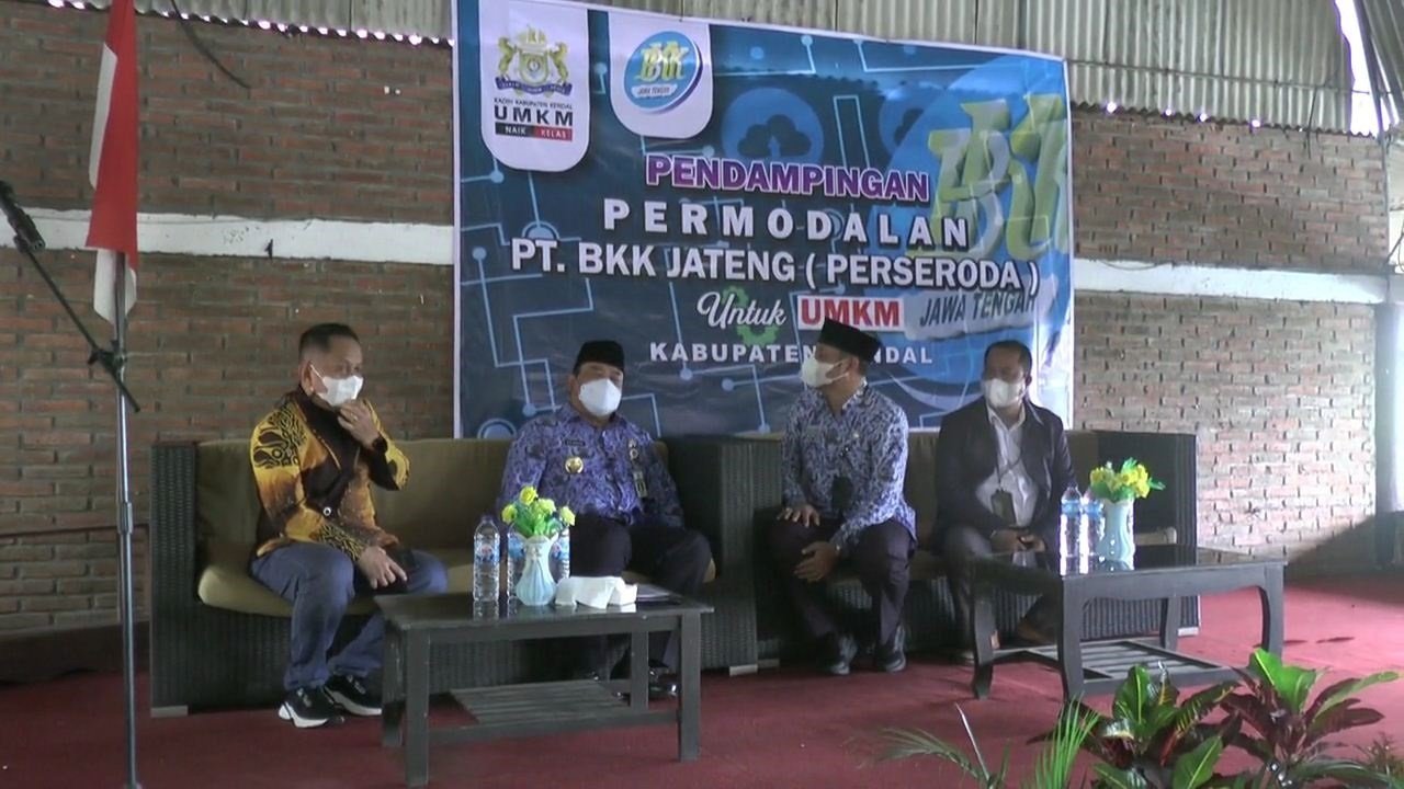 Kadin UMKM Jawa Tengah bekerjasama dengan PT BKK Jawa Tengah luncurkan program kredit tanpa agunan bagi pelaku UMKM.(NUR KHOLID MS)