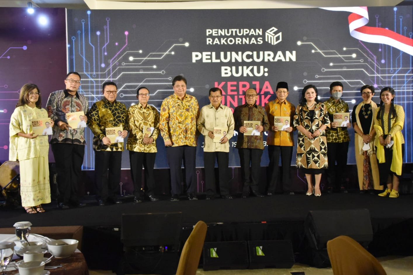 Jusuf Kalla hadiri Launching Buku Airlangga Hartarto “Kerja Untuk Indonesia”
