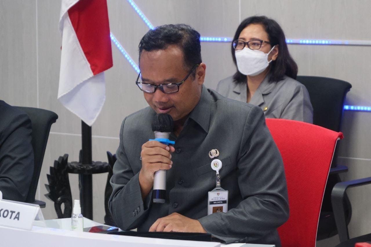 TARGET NAIK. Walikota Magelang dr Muchamad Nur Aziz menargetkan di tahun 2022-2023 iklim investasi di Kota Magelang naik 16 persen.(foto : wiwid arif/magelang ekspres)