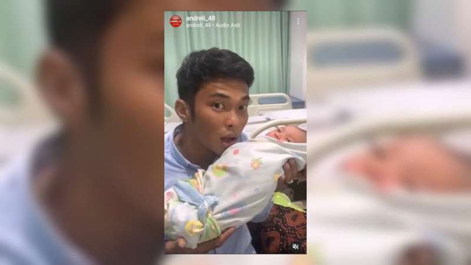 video seorang ayah yang keliru mengumandangkan takbiran pada bayinya