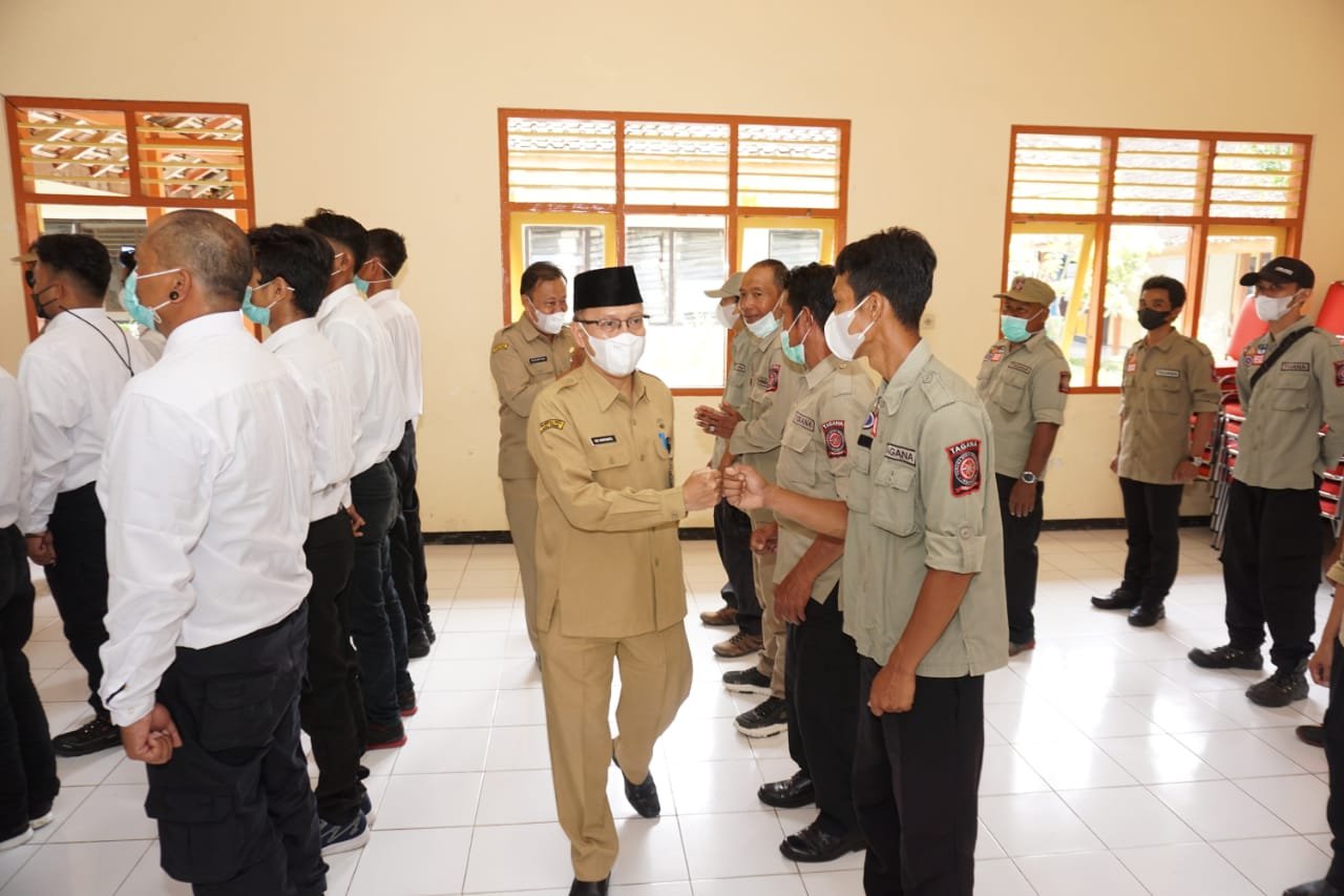 DIKLAT. Sekretaris Daerah Kabupaten Magelang, Adi Waryanto saat membuka kegiatan Diklat Tagana Muda di Aula Tea Tanjung Muntilan.