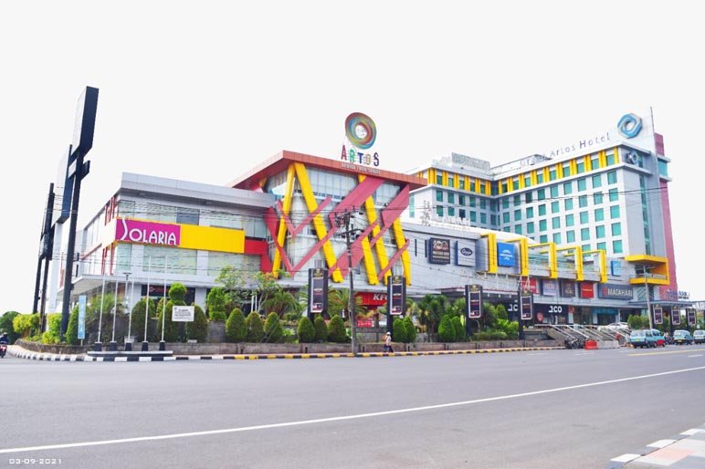 GEDUNG. Artos Mall bertempat di jalan Bambang Soegeng Magelang.