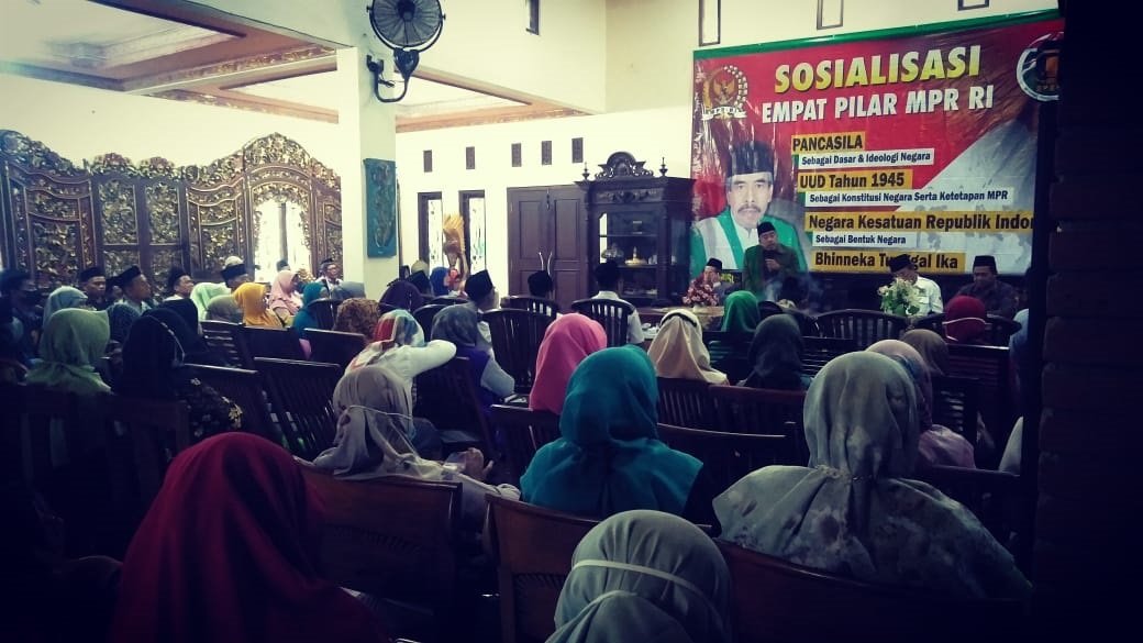 Anggota MPR RI Muslich ZA saat menyampaikan Sosialisasi Empat Pilar MPR RI di Kabupaten Magelang, Senin (30-05-2022)