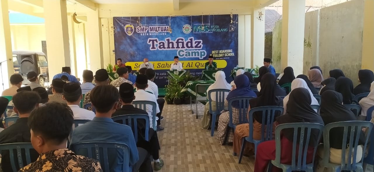 HAFALAN. Tahfidz Camp diadakan SMP Mutual Kota Magelang di Halaman Sekolah.