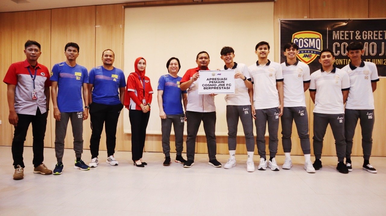 JNE Berikan Bonus Puluhan Juta untuk Pemain COSMO JNE FC Peraih Perak Futsal Sea Games Vietnam 2021