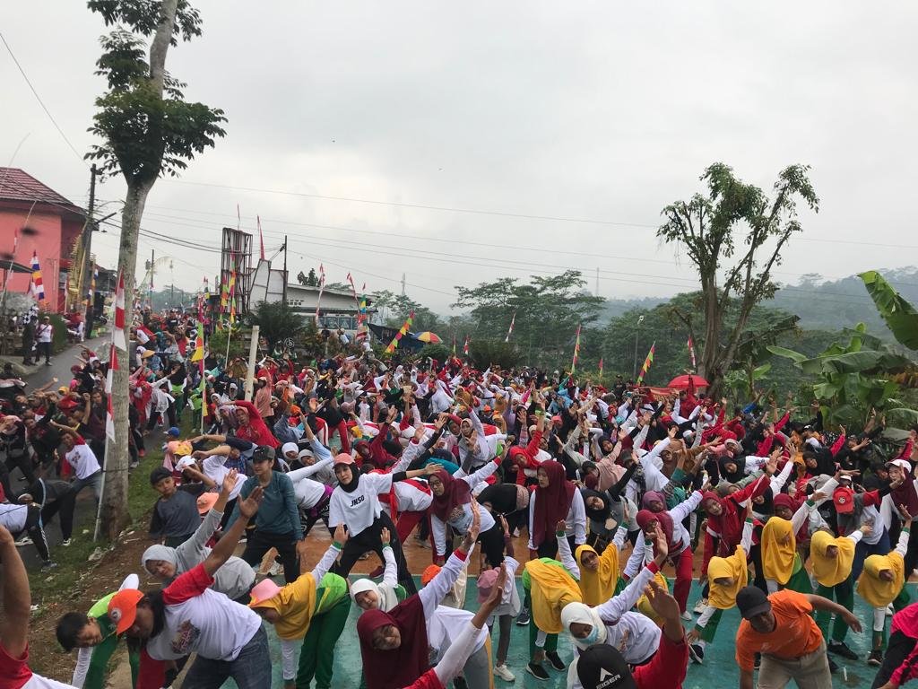 PESTA. Memperingati HUT ke-77 , Desa Mergosari Kecamatan Sukoharjo menggelar pesta rakyat yang menampilkan puluhan kegiatan