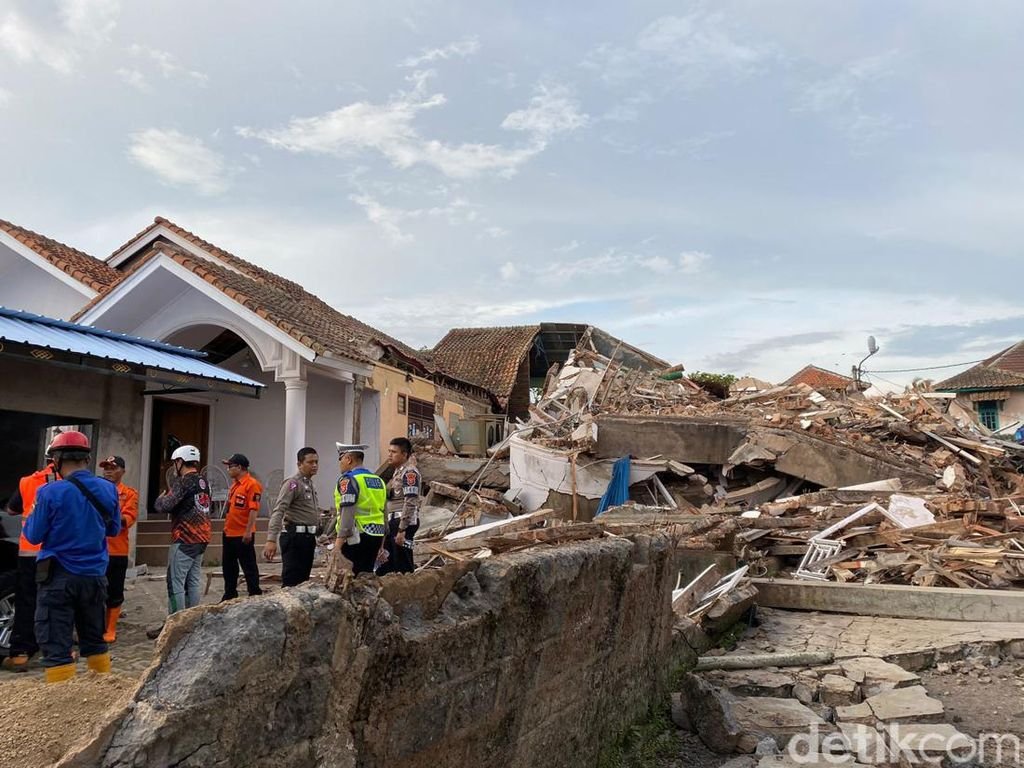 Gempa dengan kekuatan M 5,6 yang berpusat di Kabupaten Cianjur, Provinsi Jawa Barat, pada Senin 21 November 2022 pukul 19.34 WIB, menimbulkan banyak korban jiwa.