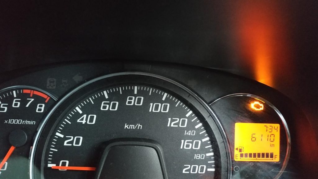 INDIKATOR. Biasa terjadi, lampu indikator check engine mobil menyala meski posisi mesin dalam keadaan menyala.(foto : IST/magelang ekspres)