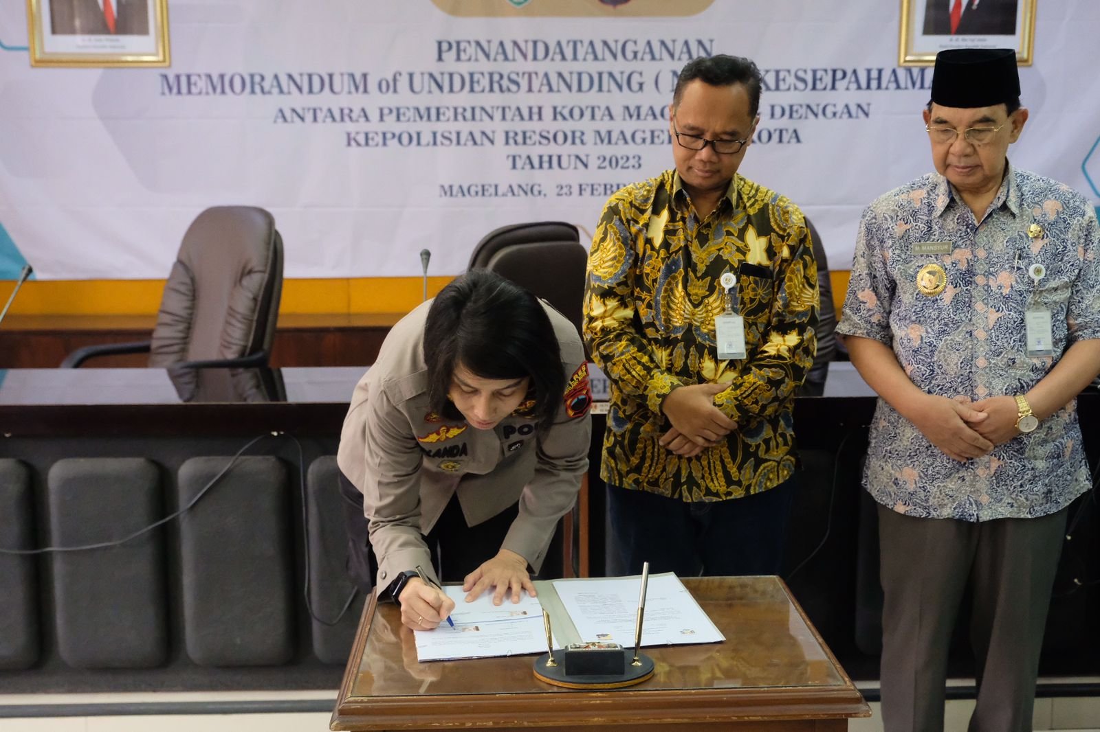 MoU. Walikota Magelang dr Muchamad Nur Aziz bersama Kapolres AKBP Yolanda menandatangani kesepakatan sinergitas antara kedua lembaga, Kamis, 23 Februari 2023.