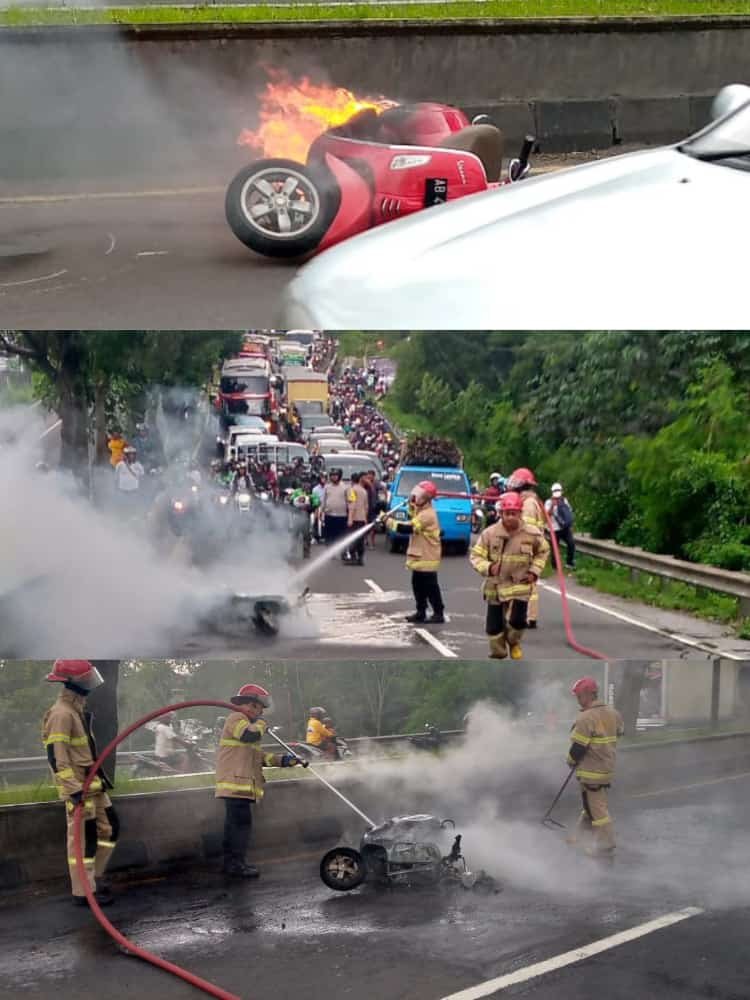 KEBAKARAN. Ludes kondisi motor Vespa matic Paiggio merah saat lebakaran di depan vihara Jalan Sukarno Hatta Magelang, Senin 6 februari 2023 sore. (Foto dok Polres Magelang Kota)