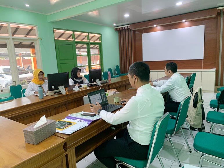 ASN BPBD dan OPD Kota Magelang mengikuti Diklat Manajemen Bencana Dasar secara daring mulai, Kamis 9 Maret 2023.(foto : Heni/magelang ekspres)