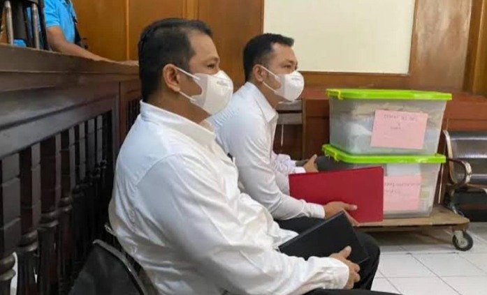 dua polisi terdakwa tragedi Kanjuruhan, Malang, divonis bebas, Kamis, 16 Maret 2023.